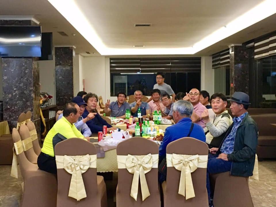 Sun Bay Tuan Chau Hotel Ha Long Exteriör bild